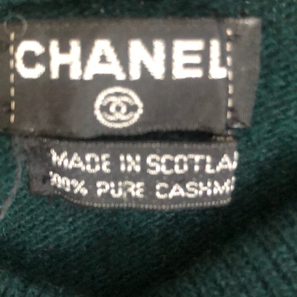 CHANEL Cashmere - Picture 12 of 15